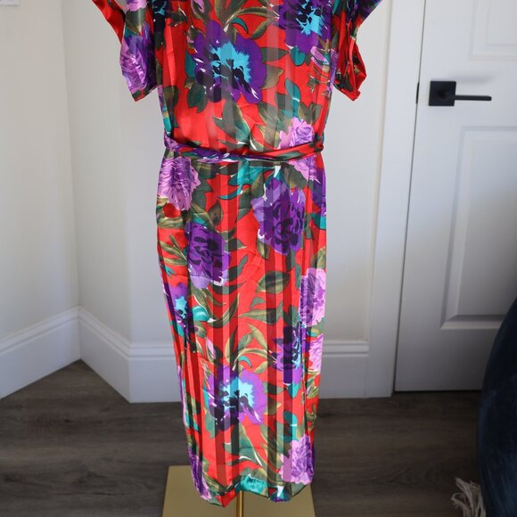 Vintage Lucie Ann II Satin Red Floral Robe - Picture 4 of 6